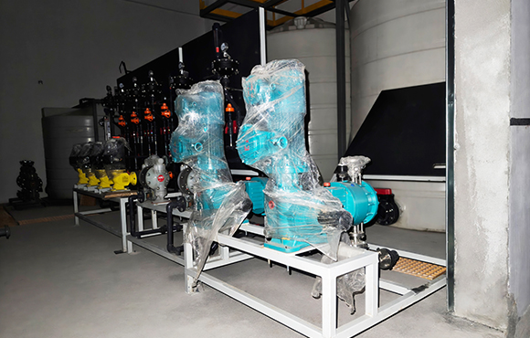 冠侯新材料污水處理系統進場施工